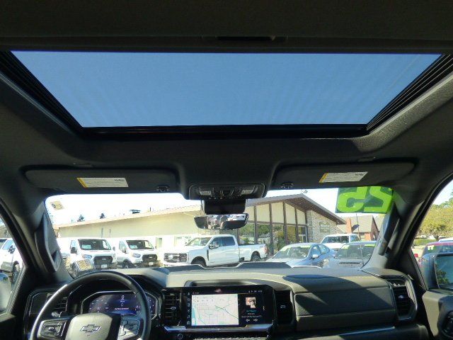 2025 Chevrolet Silverado 1500 ZR2 - Photo 8