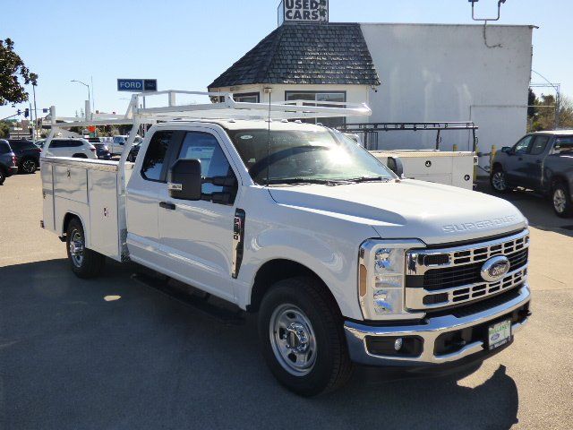 2026 Ford F-350 XL SuperCab 168-In SRW's photo