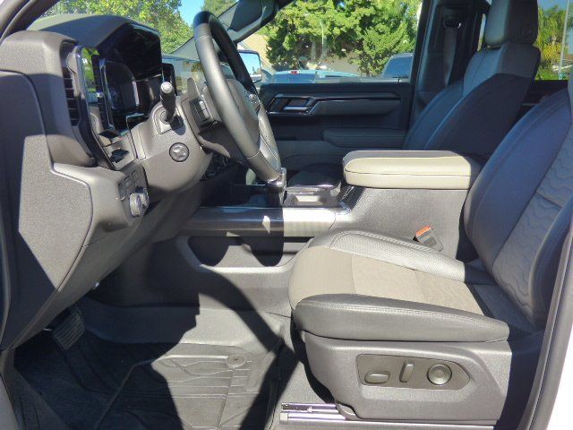 2025 Chevrolet Silverado 1500 ZR2 - Photo 32
