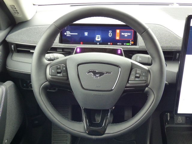 2025 Ford Mustang Mach-E Premium - Photo 18