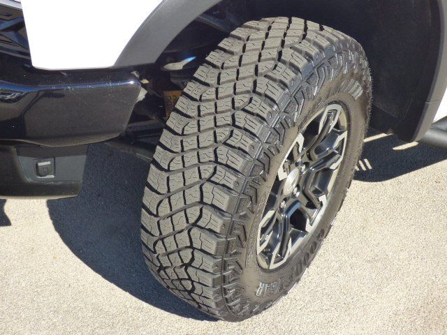 2025 Chevrolet Silverado 1500 ZR2 - Photo 39