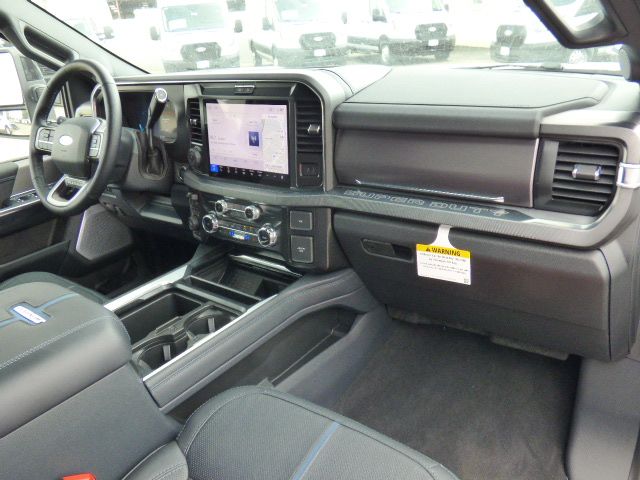 2026 Ford F-250 Super Duty Platinum - Photo 15