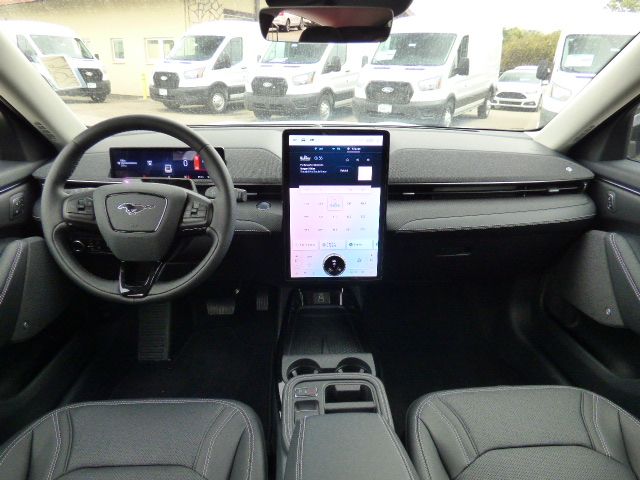 2025 Ford Mustang Mach-E Premium - Photo 17