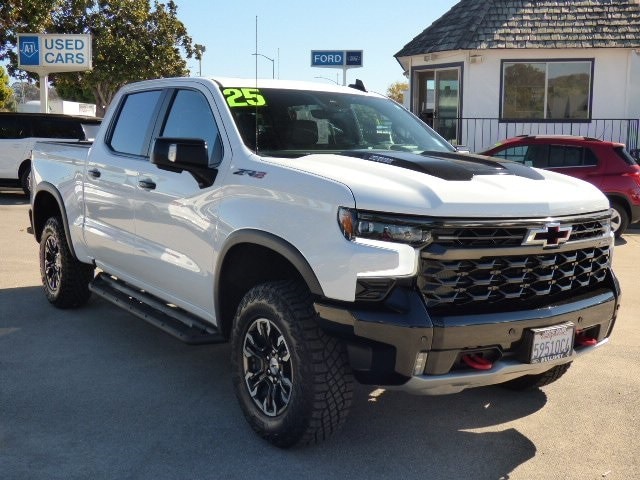 2025 Chevrolet Silverado 1500 ZR2's photo