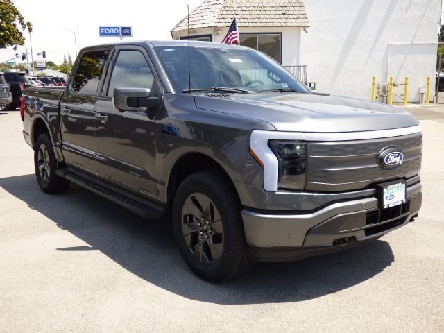 2025 Ford F-150 Lightning Lariat's photo
