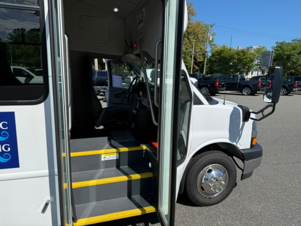 Used 2024 Chevrolet Express Cutaway Starcraft " Allstar" Bus BUS