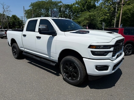 2026 Ram 2500 BLACK EXPRESS CREW CAB 4X4 6'4 BOX Pickup