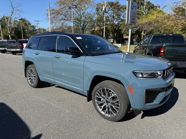 2027 Jeep Grand Cherokee 2 Row SUMMIT 4X4 Sport Utility