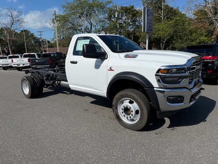 2026 Ram 5500 Chassis Cab TRADESMAN  REGULAR  4X4 84' CA Pickup