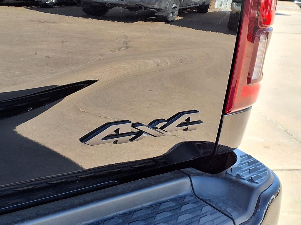 2025 RAM 3500 Laramie - Photo 11