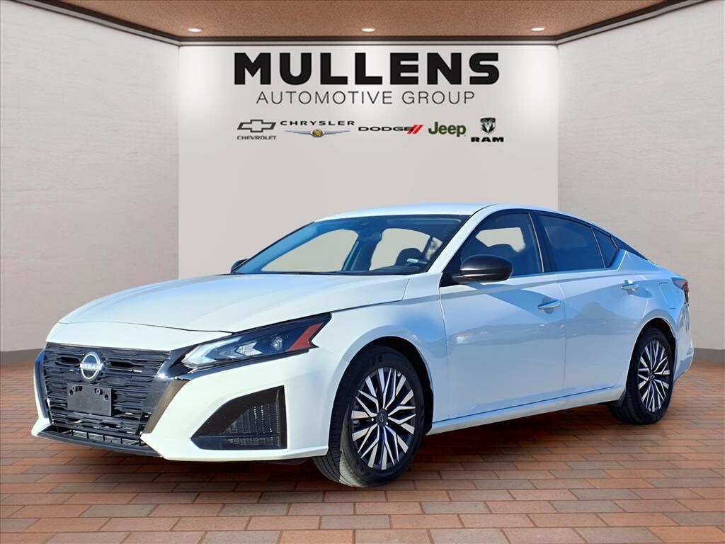 Used 2025 Nissan Altima 2.5 SV Sedan