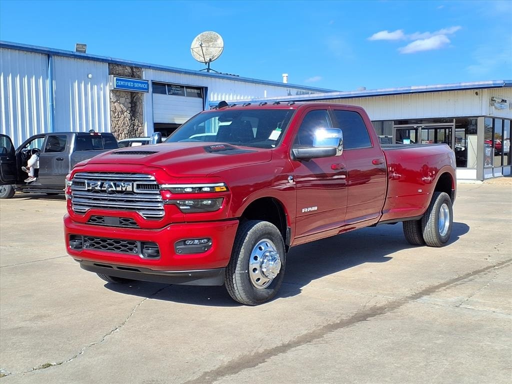 2026 RAM Ram 3500 Pickup Laramie's photo