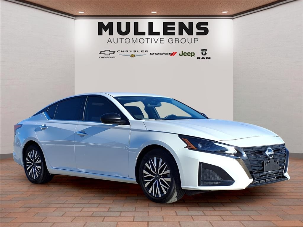 Used 2025 Nissan Altima 2.5 SV Sedan