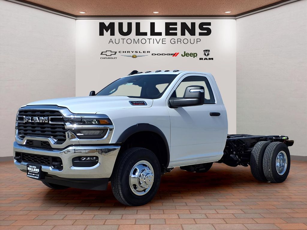2026 Ram 3500 Chassis Cab TRADESMAN  REGULAR  4X4 60' CA Pickup