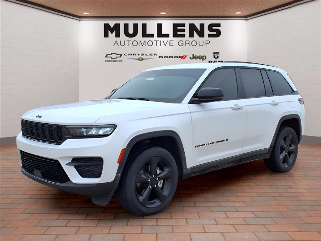 2023 Jeep Grand Cherokee Altitude's photo