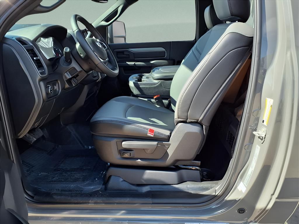 2026 RAM 3500 Chassis Tradesman - Photo 25