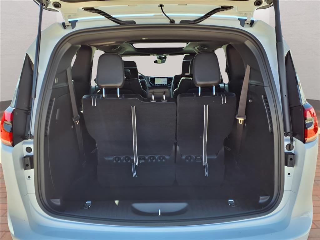 2026 Chrysler Pacifica Select - Photo 24