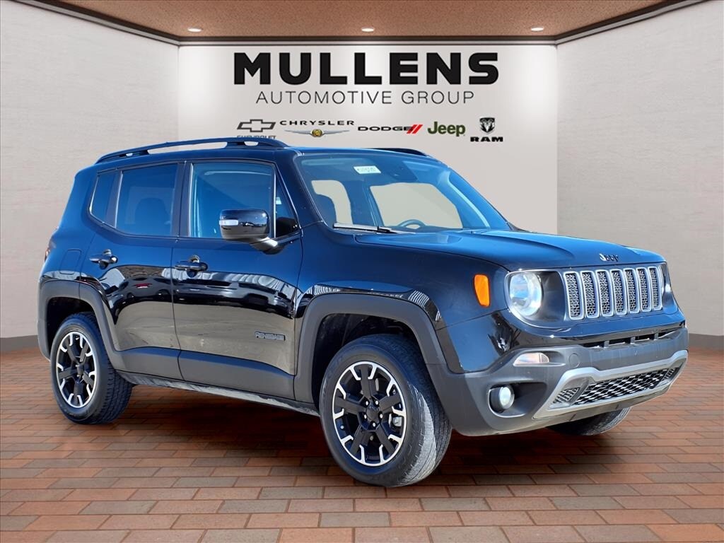 Used 2023 Jeep Renegade Latitude SUV