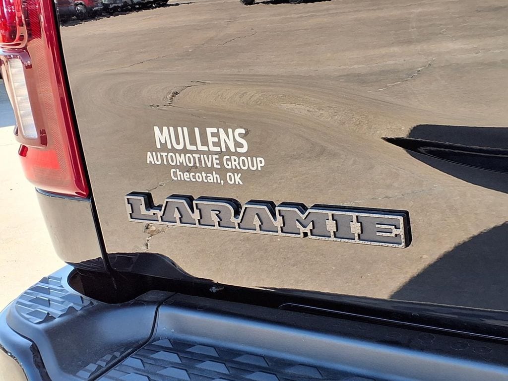 2025 RAM 3500 Laramie - Photo 9
