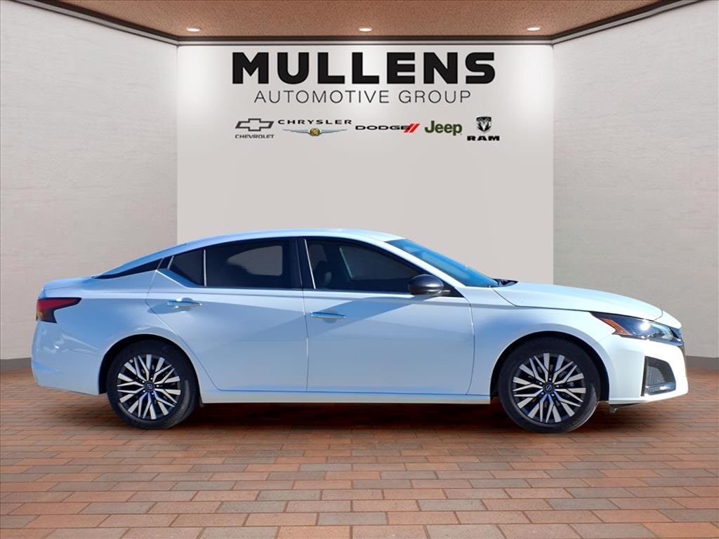 Used 2025 Nissan Altima 2.5 SV Sedan