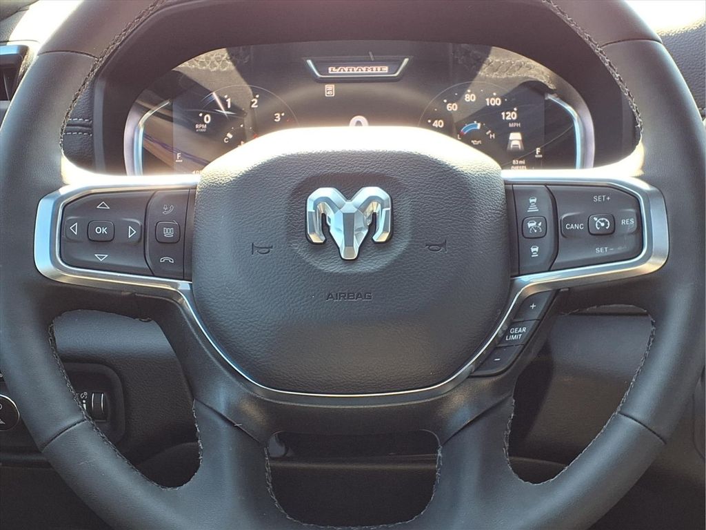 2025 RAM 3500 Laramie - Photo 37