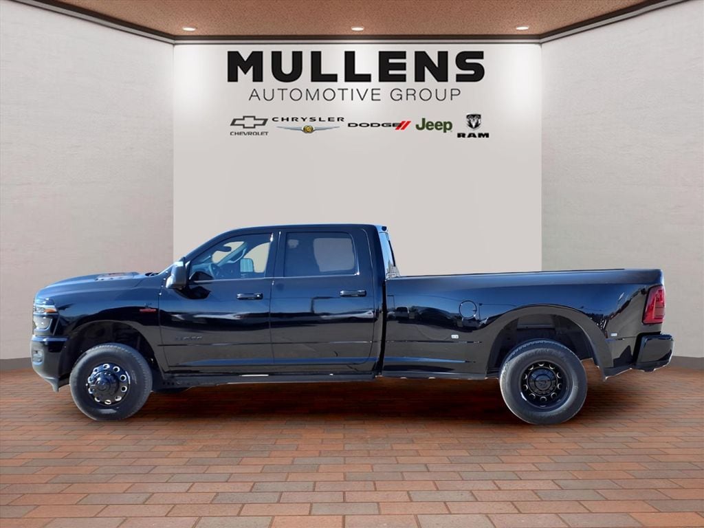 2025 RAM 3500 Laramie - Photo 8