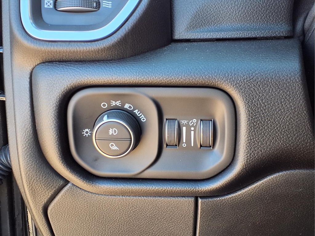 2025 RAM 3500 Laramie - Photo 22