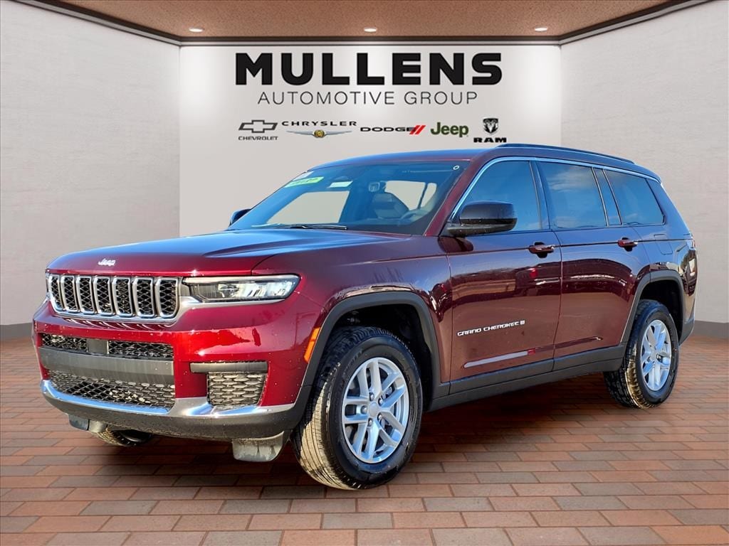 2025 Jeep Grand Cherokee L Laredo's photo