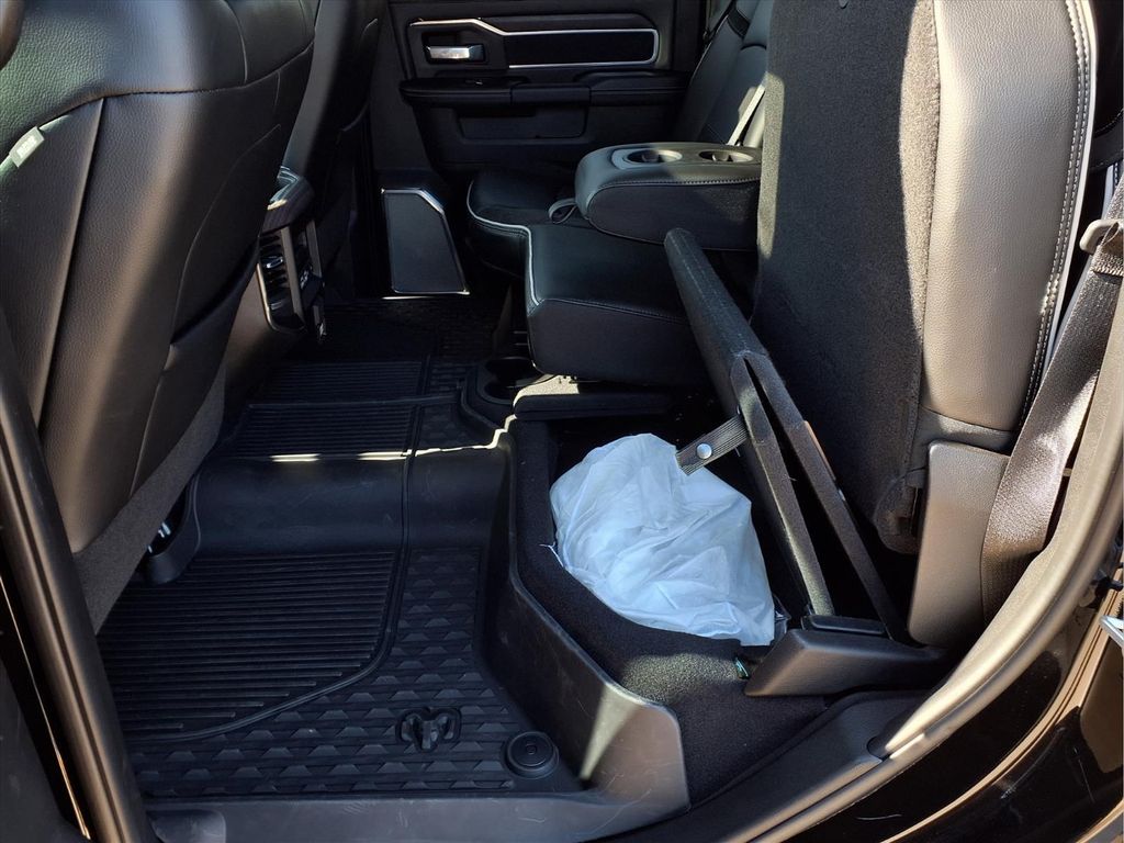 2025 RAM 3500 Laramie - Photo 32