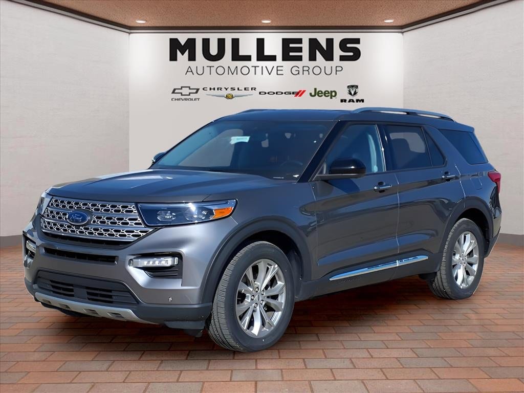 2023 Ford Explorer Limited's photo