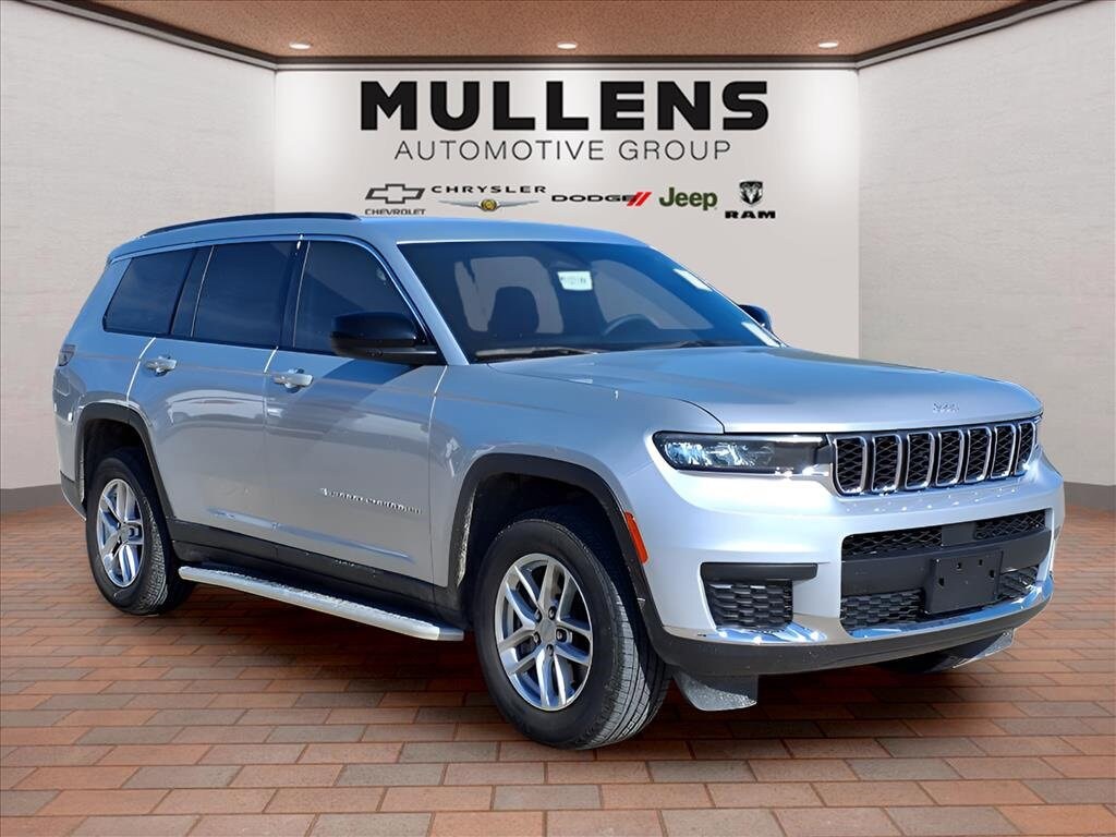 Used 2024 Jeep Grand Cherokee L Laredo SUV