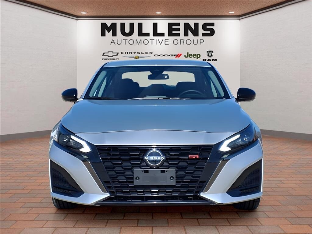 Used 2025 Nissan Altima SR Sedan