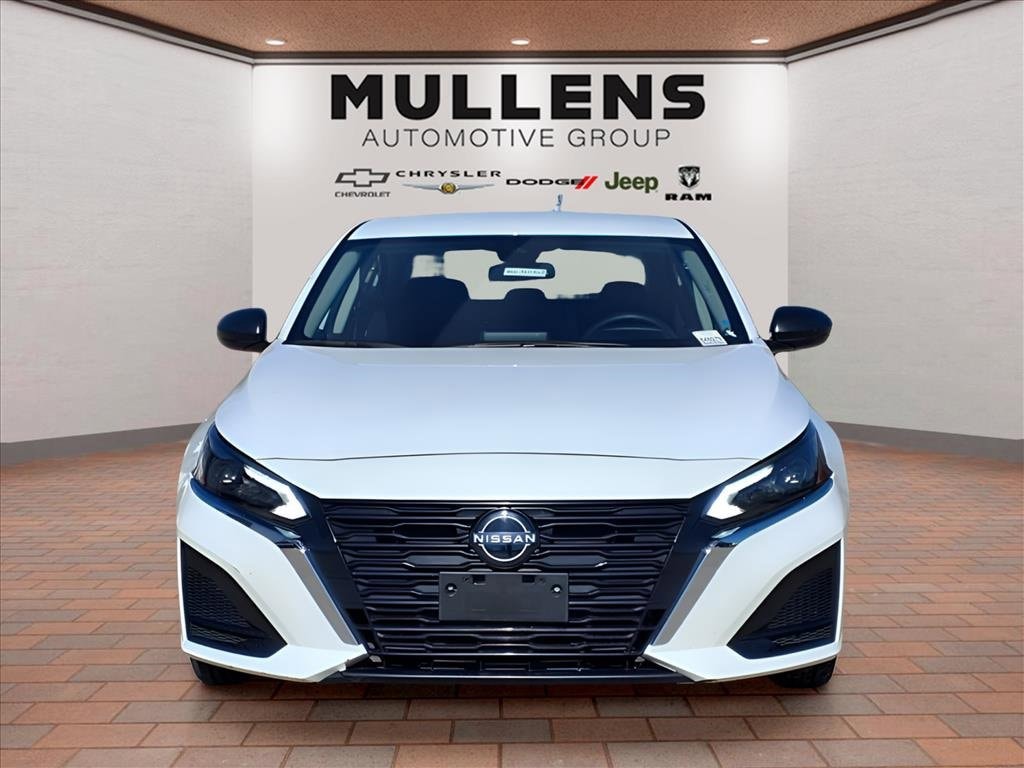 Used 2024 Nissan Altima 2.5 SV Sedan