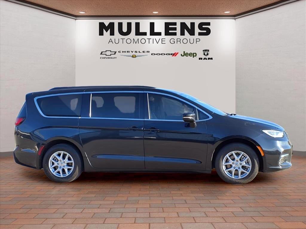 Used 2022 Chrysler Pacifica Touring L Van Passenger Van