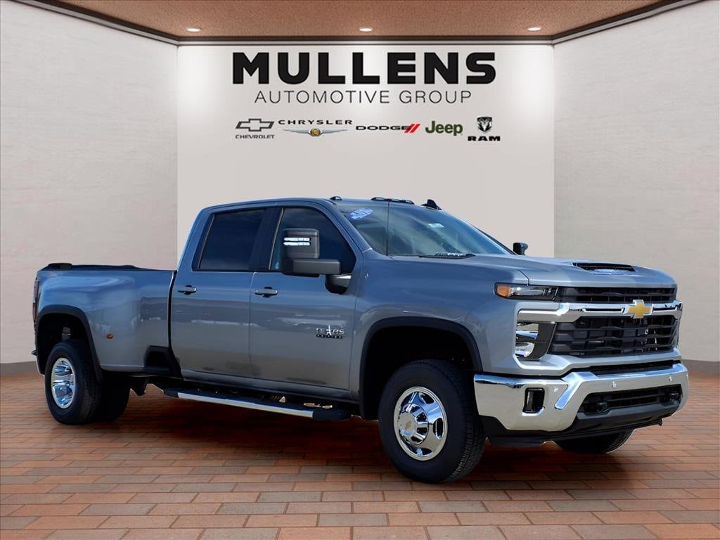 New 2026 Chevrolet Silverado 3500 HD LT DRW Truck