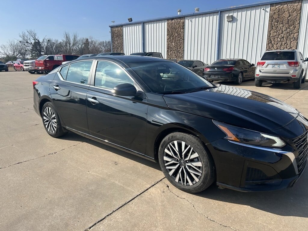 Used 2025 Nissan Altima SV Sedan
