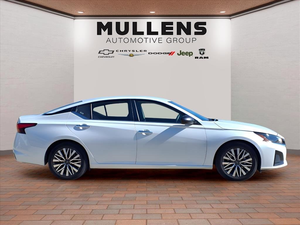 Used 2024 Nissan Altima 2.5 SV Sedan