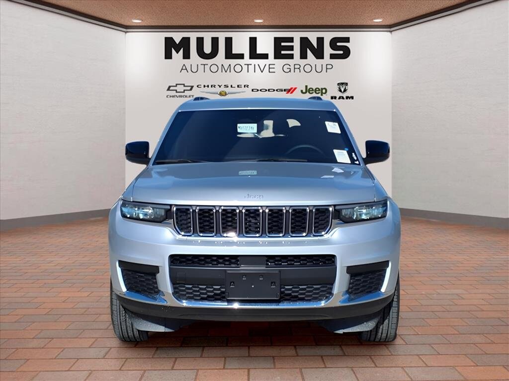 Used 2024 Jeep Grand Cherokee L Laredo SUV