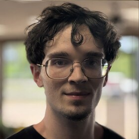 Staff member Lukas from ID_b3b597