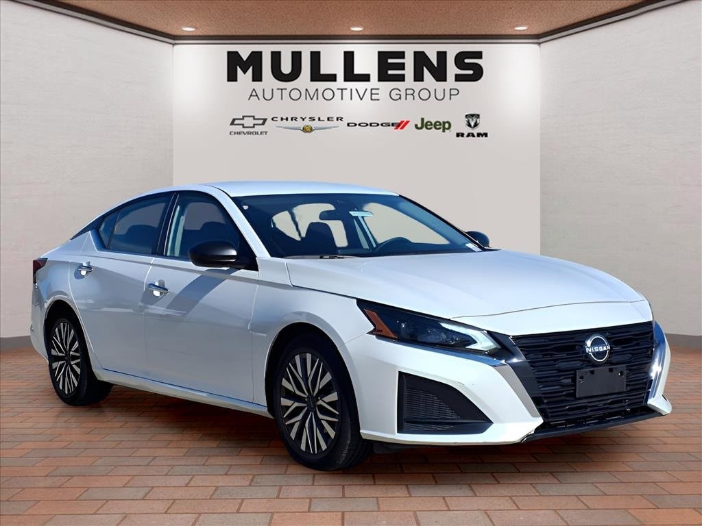 Used 2024 Nissan Altima 2.5 SV Sedan