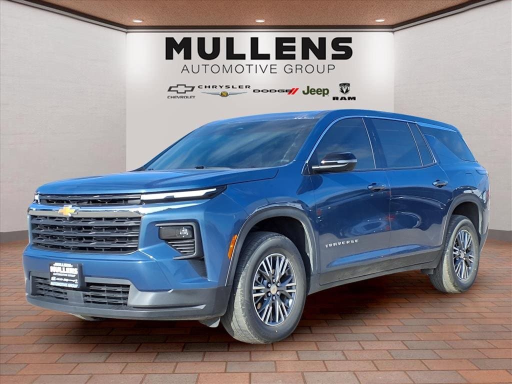 2024 Chevrolet Traverse LS's photo