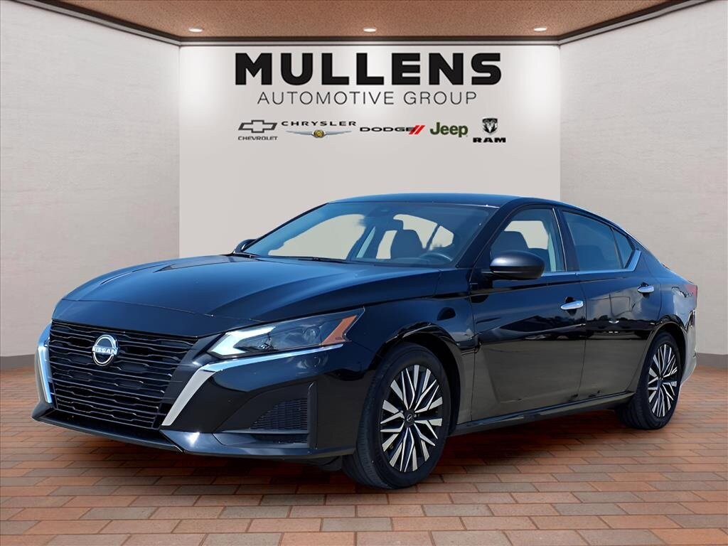 Used 2024 Nissan Altima 2.5 SV Sedan