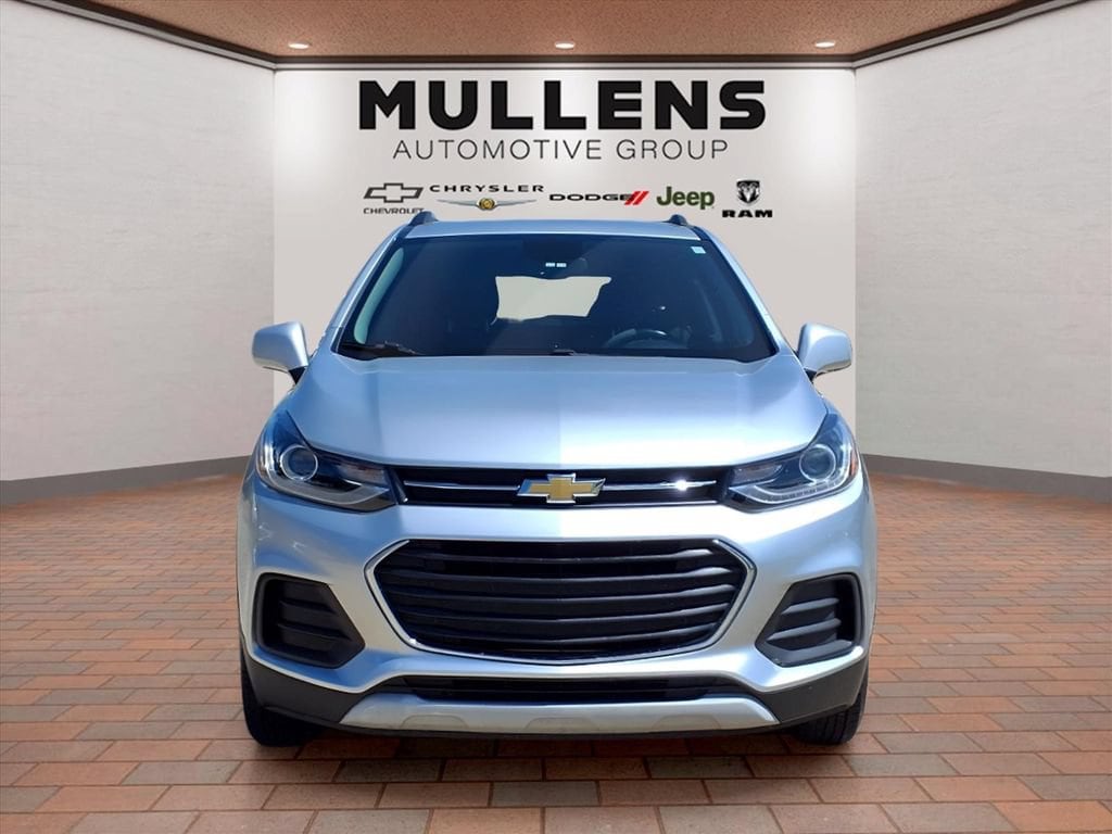 Used 2022 Chevrolet Trax LT with VIN KL7CJPSM5NB567770 for sale in Checotah, OK