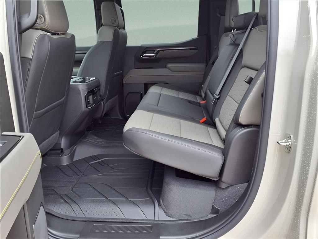 2026 Chevrolet Silverado 1500 ZR2 - Photo 25