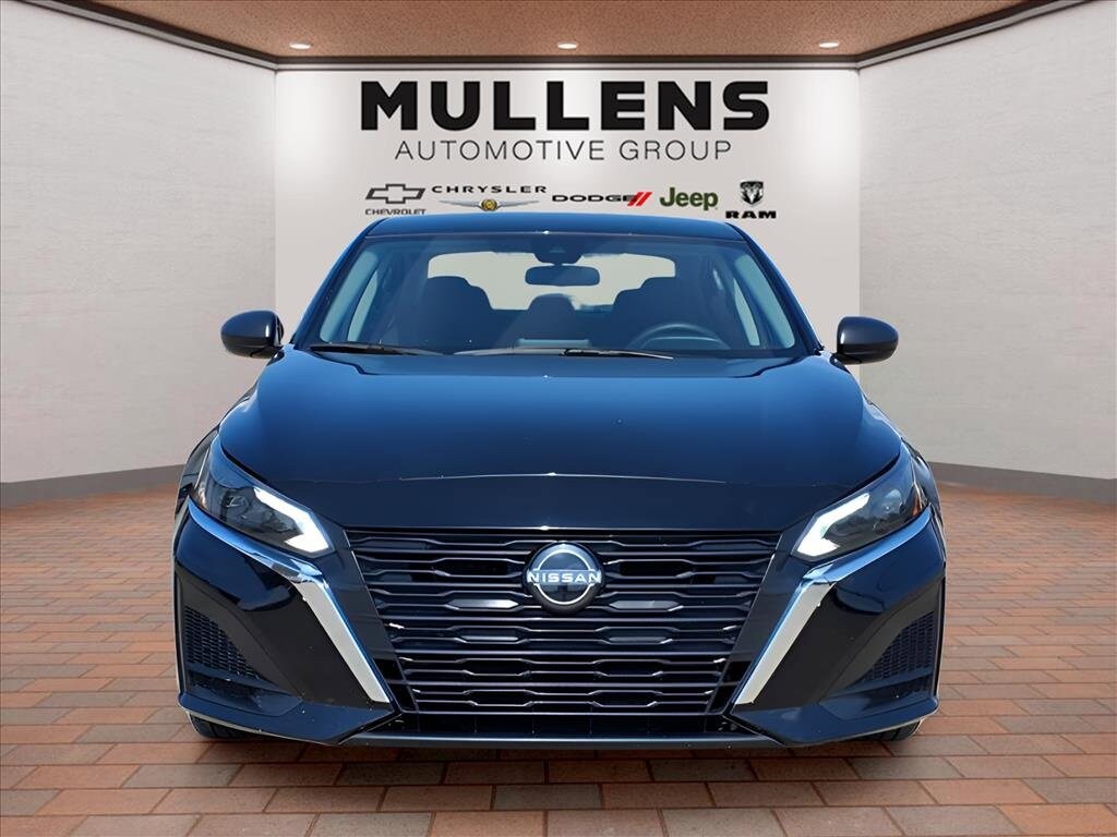 Used 2024 Nissan Altima 2.5 SV Sedan