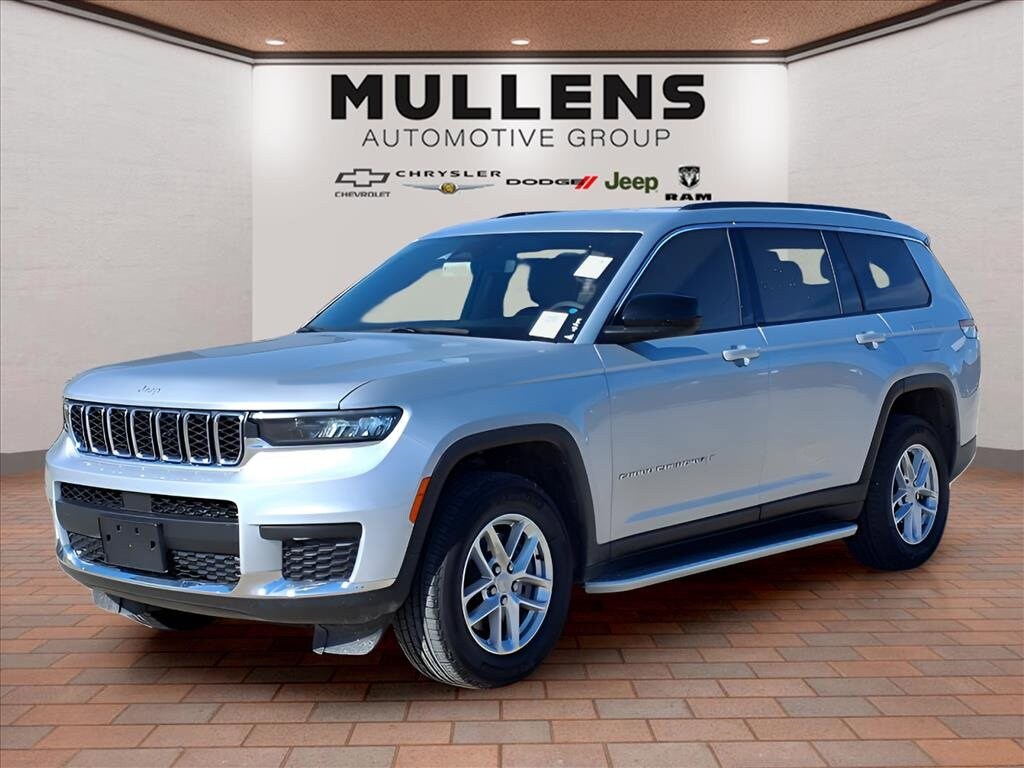 Used 2024 Jeep Grand Cherokee L Laredo SUV