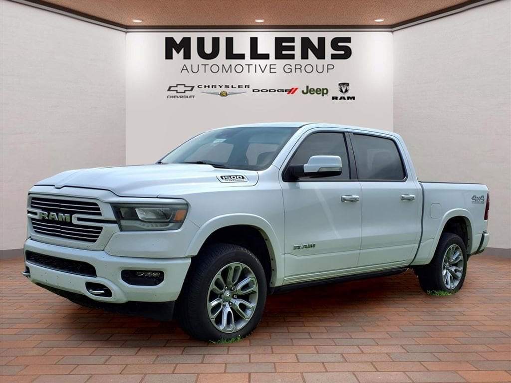 2022 RAM 1500 Laramie 4x4 Crew Cab 5'7's photo