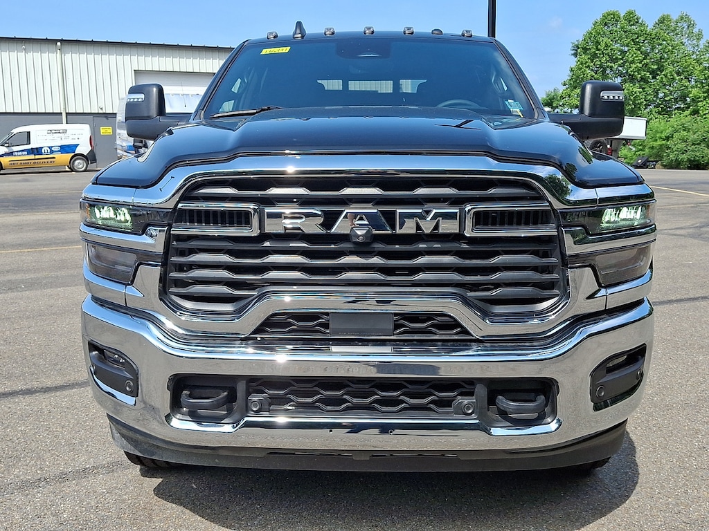 New 2026 Ram 2500 BIG HORN CREW CAB 4X4 6'4 BOX Pickup