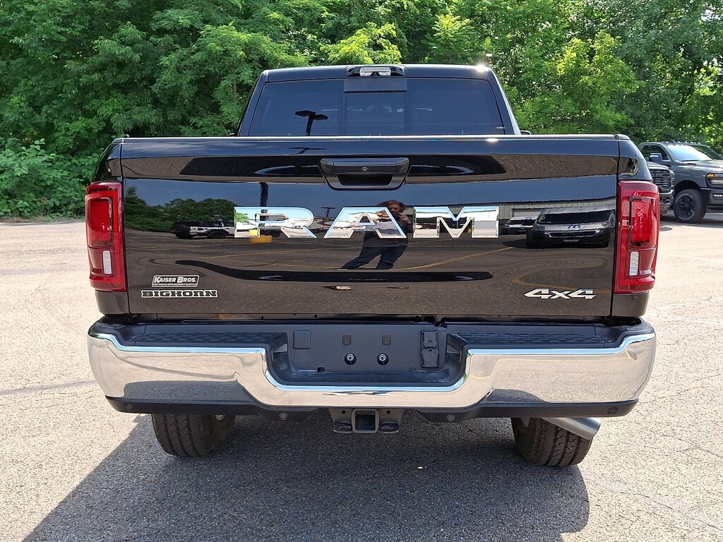 New 2026 Ram 2500 BIG HORN CREW CAB 4X4 6'4 BOX Pickup