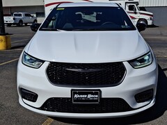 2026 Chrysler Pacifica SELECT Passenger Van